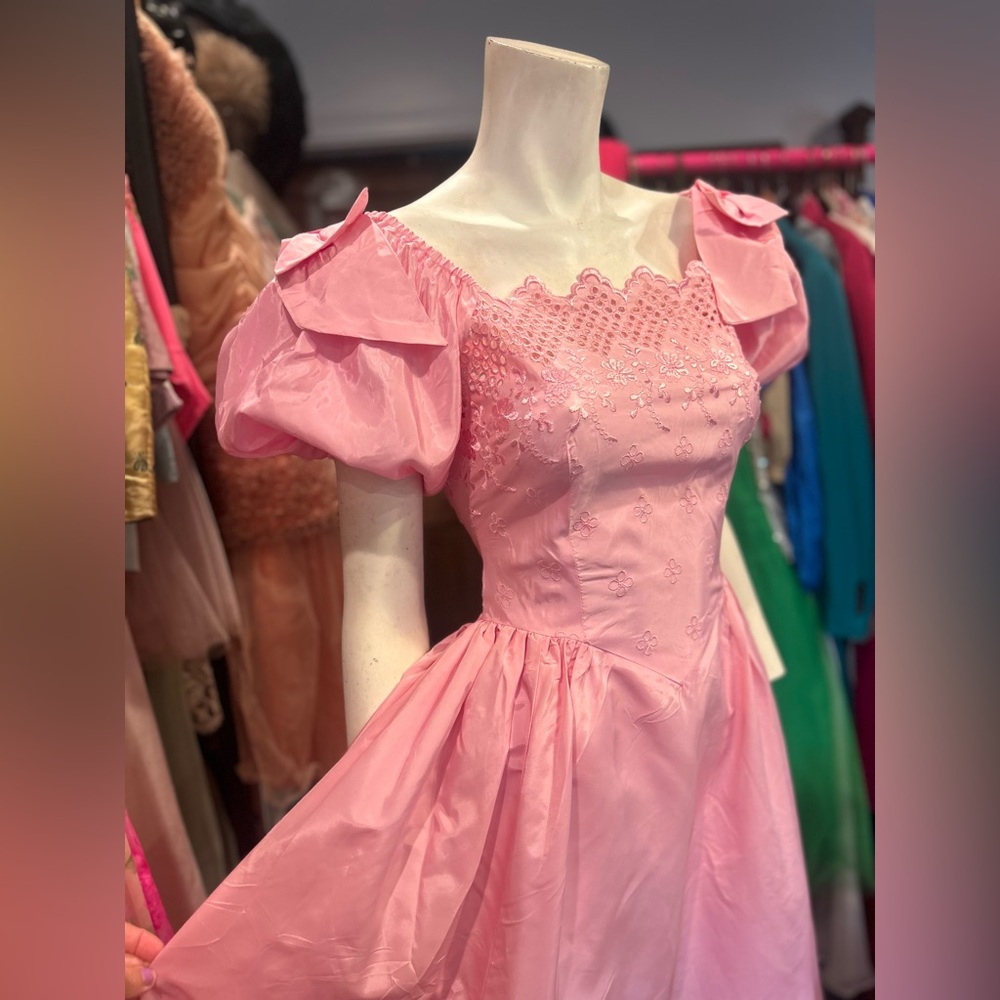 Prettiest 🎀 in Pink Vintage Gown